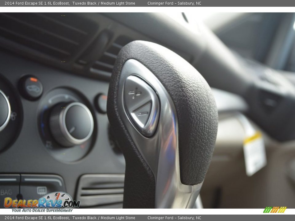 2014 Ford Escape SE 1.6L EcoBoost Tuxedo Black / Medium Light Stone Photo #16