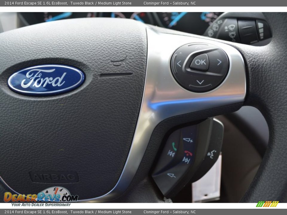 2014 Ford Escape SE 1.6L EcoBoost Tuxedo Black / Medium Light Stone Photo #18