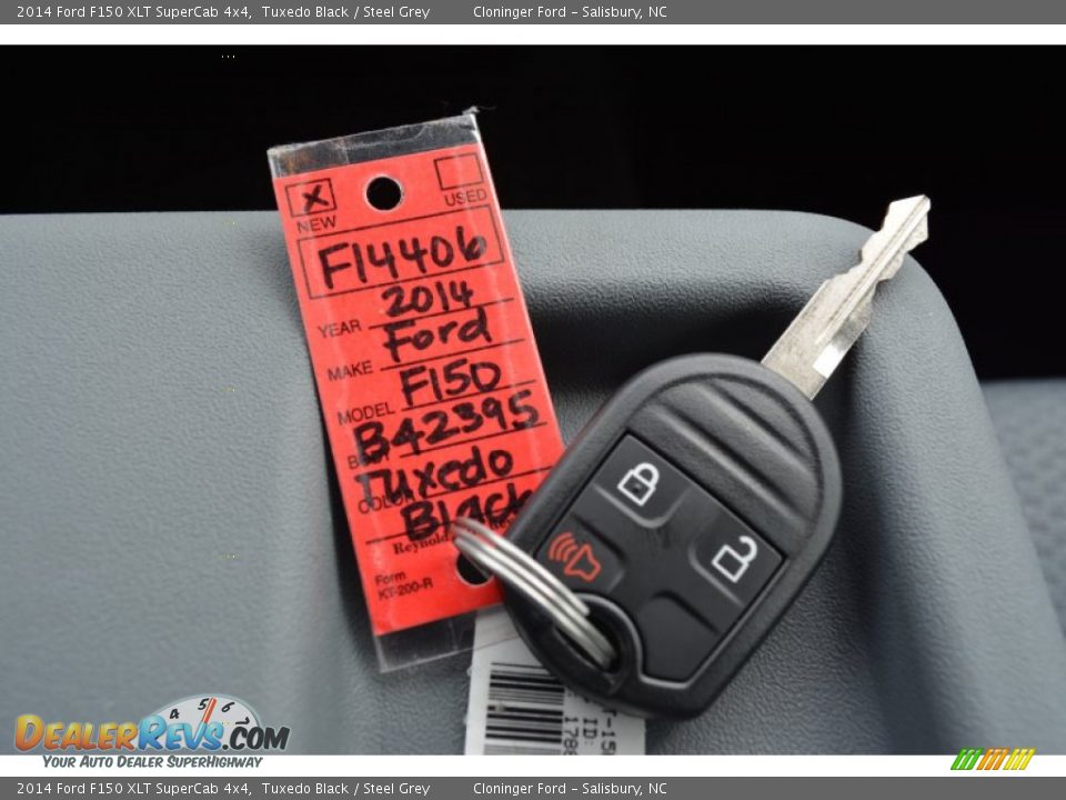 Keys of 2014 Ford F150 XLT SuperCab 4x4 Photo #20
