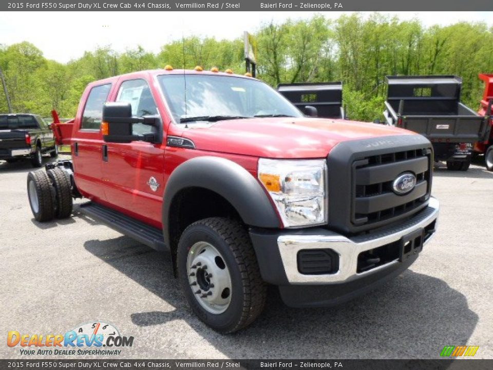 Front 3/4 View of 2015 Ford F550 Super Duty XL Crew Cab 4x4 Chassis Photo #2