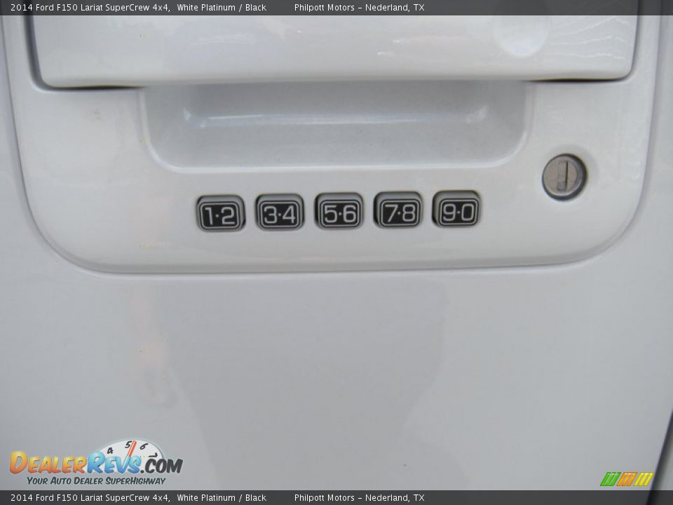 2014 Ford F150 Lariat SuperCrew 4x4 White Platinum / Black Photo #16