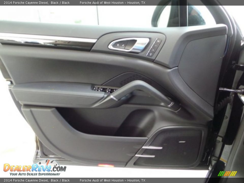 Door Panel of 2014 Porsche Cayenne Diesel Photo #12