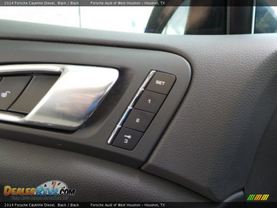 Controls of 2014 Porsche Cayenne Diesel Photo #13