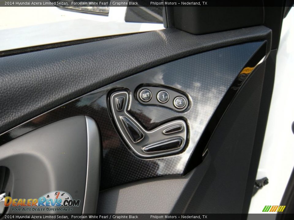 Controls of 2014 Hyundai Azera Limited Sedan Photo #24
