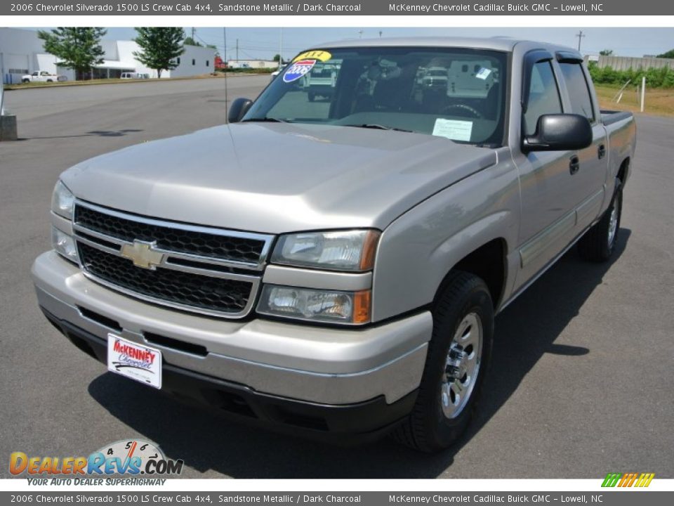 2006 Chevrolet Silverado 1500 LS Crew Cab 4x4 Sandstone Metallic / Dark Charcoal Photo #2