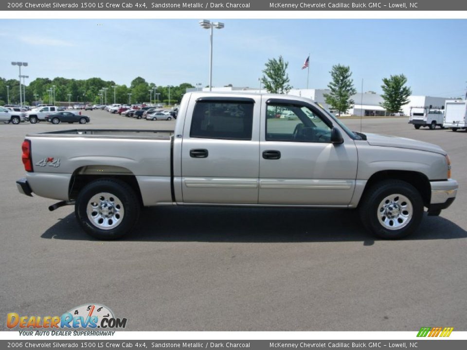 2006 Chevrolet Silverado 1500 LS Crew Cab 4x4 Sandstone Metallic / Dark Charcoal Photo #6