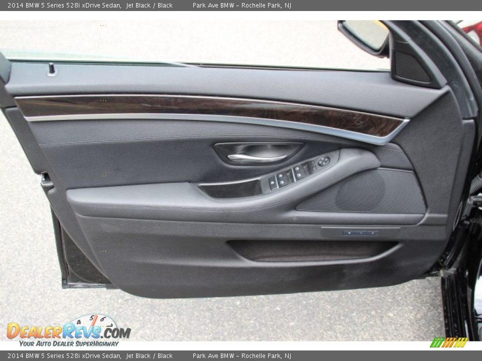 Door Panel of 2014 BMW 5 Series 528i xDrive Sedan Photo #8