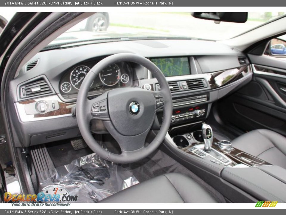 Black Interior - 2014 BMW 5 Series 528i xDrive Sedan Photo #9