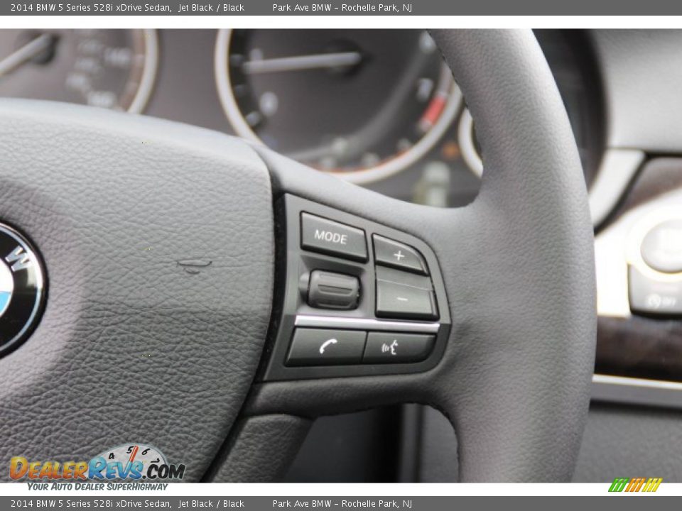 Controls of 2014 BMW 5 Series 528i xDrive Sedan Photo #17