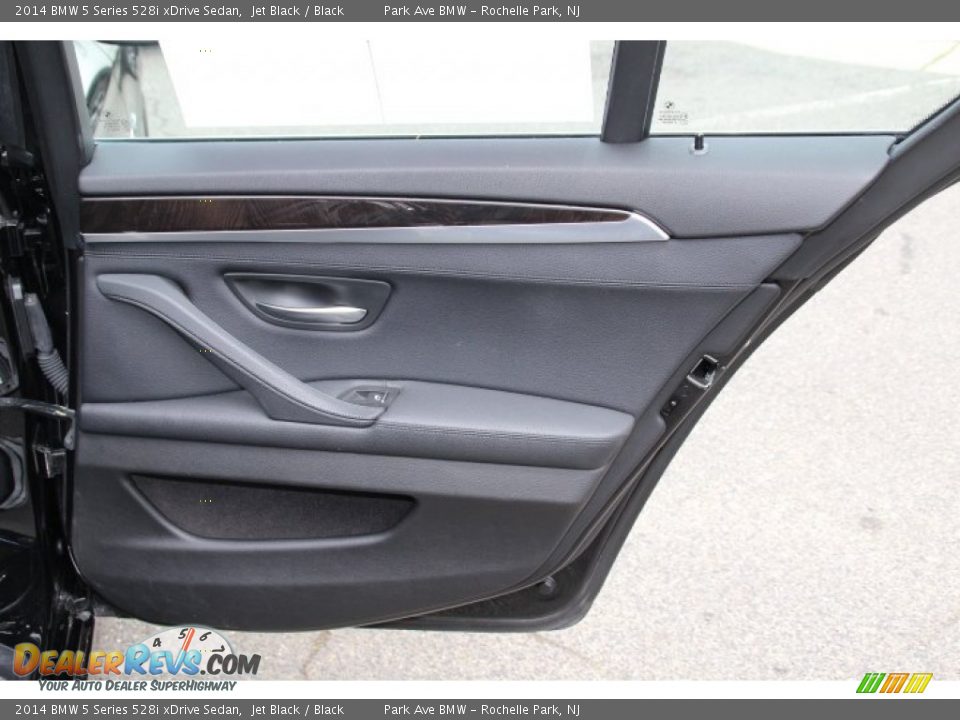 Door Panel of 2014 BMW 5 Series 528i xDrive Sedan Photo #22
