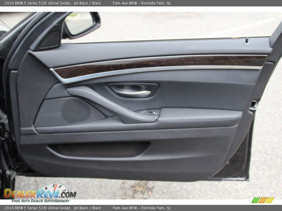 Door Panel of 2014 BMW 5 Series 528i xDrive Sedan Photo #24
