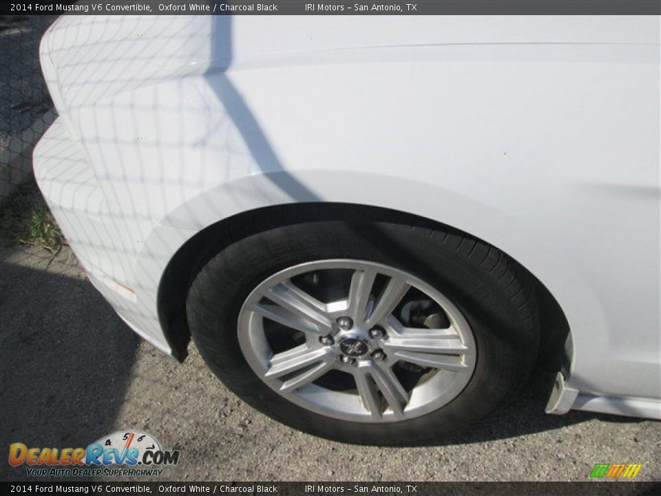 2014 Ford Mustang V6 Convertible Oxford White / Charcoal Black Photo #11