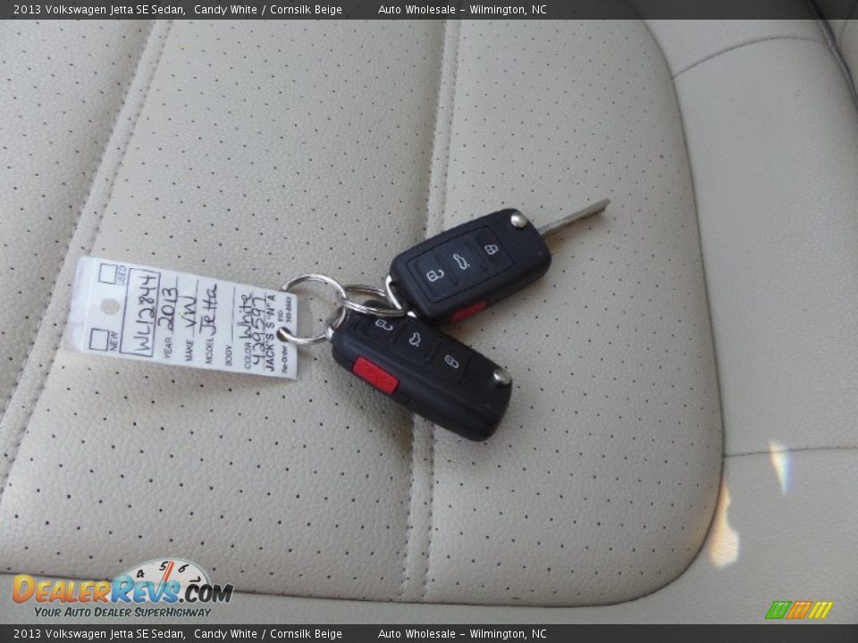 2013 Volkswagen Jetta SE Sedan Candy White / Cornsilk Beige Photo #20