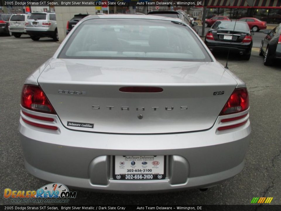 2005 Dodge Stratus SXT Sedan Bright Silver Metallic / Dark Slate Gray Photo #5