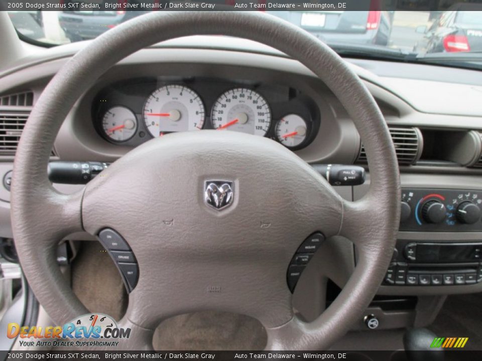 2005 Dodge Stratus SXT Sedan Bright Silver Metallic / Dark Slate Gray Photo #12