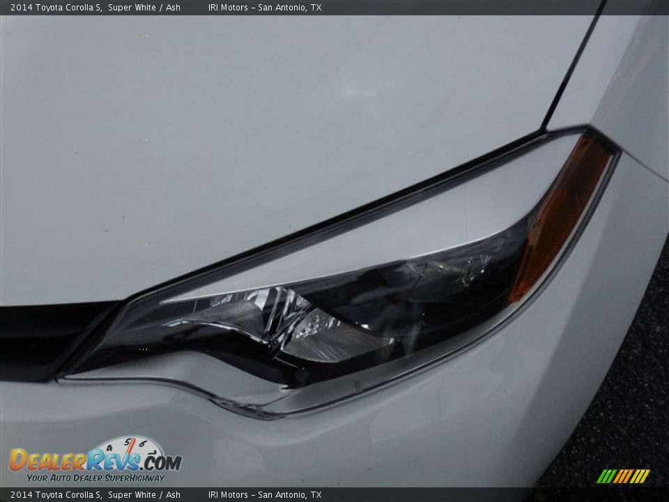 2014 Toyota Corolla S Super White / Ash Photo #4
