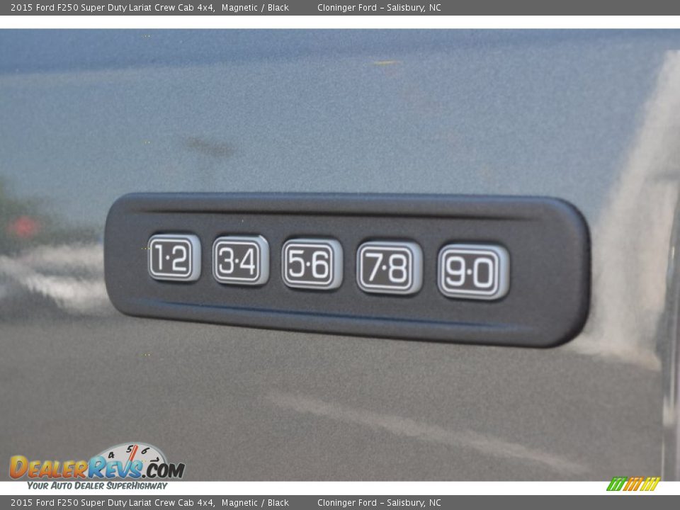 2015 Ford F250 Super Duty Lariat Crew Cab 4x4 Magnetic / Black Photo #15