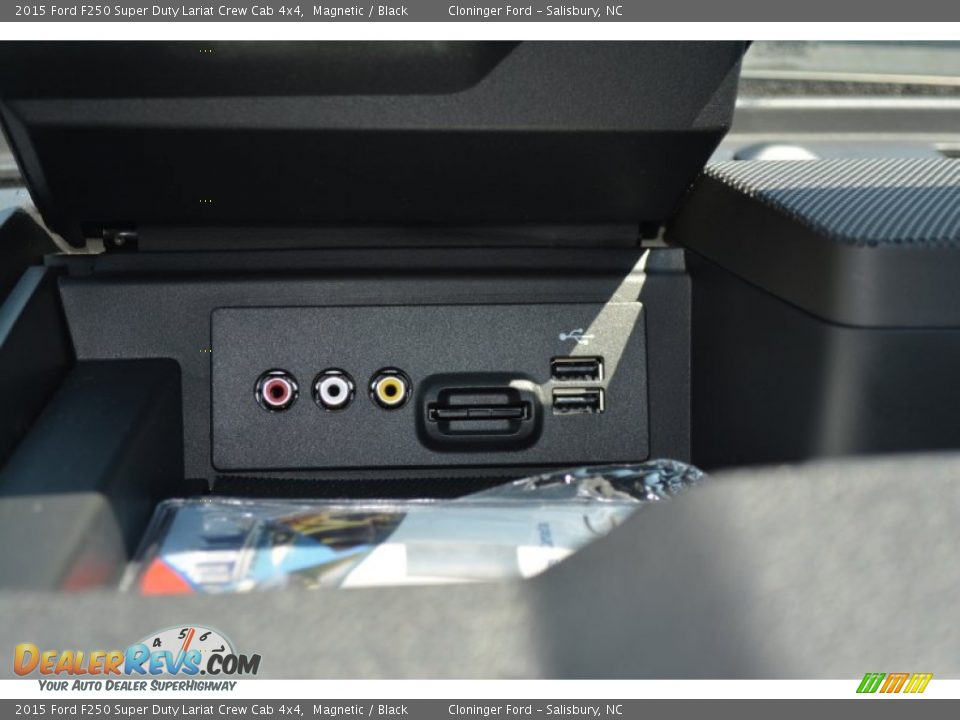 2015 Ford F250 Super Duty Lariat Crew Cab 4x4 Magnetic / Black Photo #22