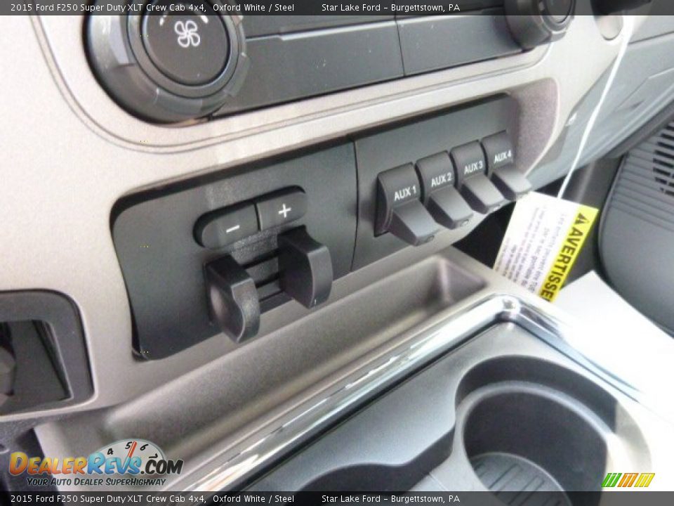 2015 Ford F250 Super Duty XLT Crew Cab 4x4 Oxford White / Steel Photo #16