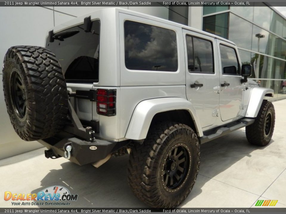 2011 Jeep Wrangler Unlimited Sahara 4x4 Bright Silver Metallic / Black/Dark Saddle Photo #4