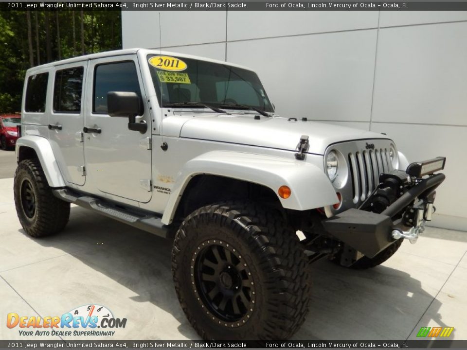 2011 Jeep Wrangler Unlimited Sahara 4x4 Bright Silver Metallic / Black/Dark Saddle Photo #6