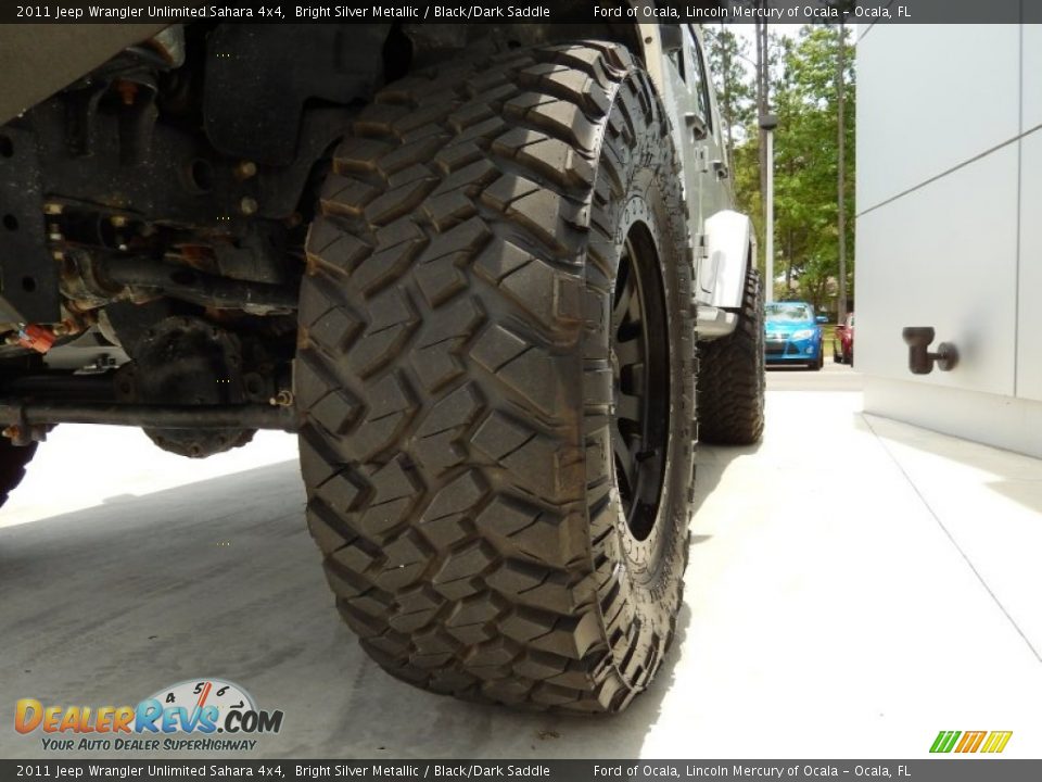2011 Jeep Wrangler Unlimited Sahara 4x4 Bright Silver Metallic / Black/Dark Saddle Photo #15