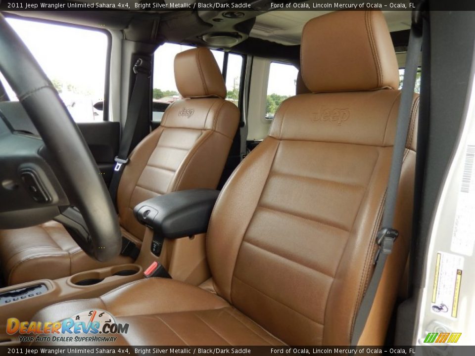 2011 Jeep Wrangler Unlimited Sahara 4x4 Bright Silver Metallic / Black/Dark Saddle Photo #17