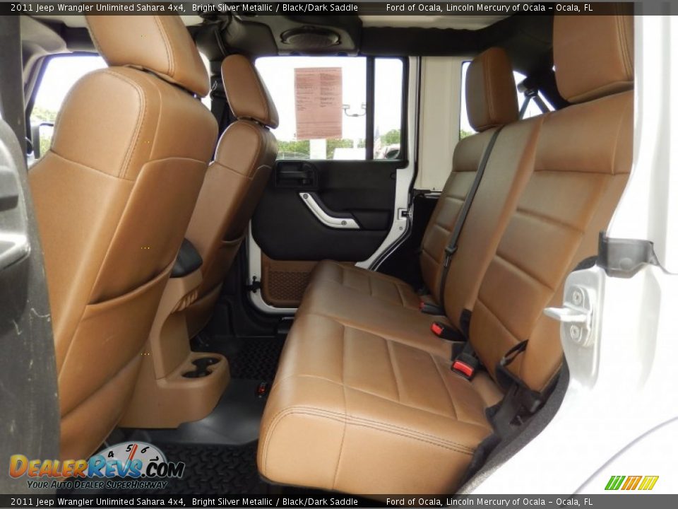2011 Jeep Wrangler Unlimited Sahara 4x4 Bright Silver Metallic / Black/Dark Saddle Photo #18