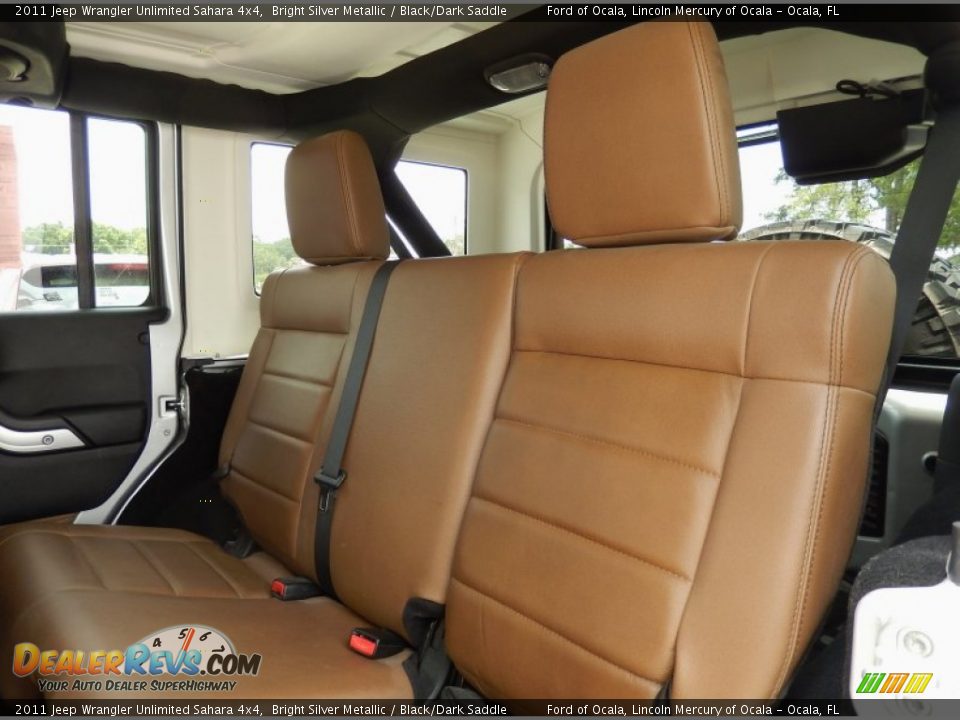 2011 Jeep Wrangler Unlimited Sahara 4x4 Bright Silver Metallic / Black/Dark Saddle Photo #19