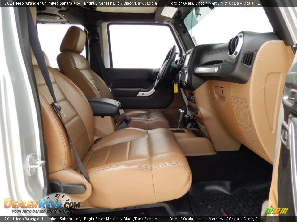 2011 Jeep Wrangler Unlimited Sahara 4x4 Bright Silver Metallic / Black/Dark Saddle Photo #20