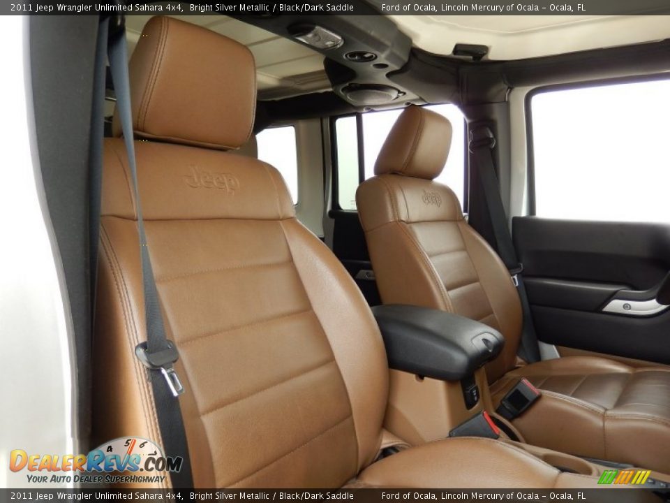 2011 Jeep Wrangler Unlimited Sahara 4x4 Bright Silver Metallic / Black/Dark Saddle Photo #21