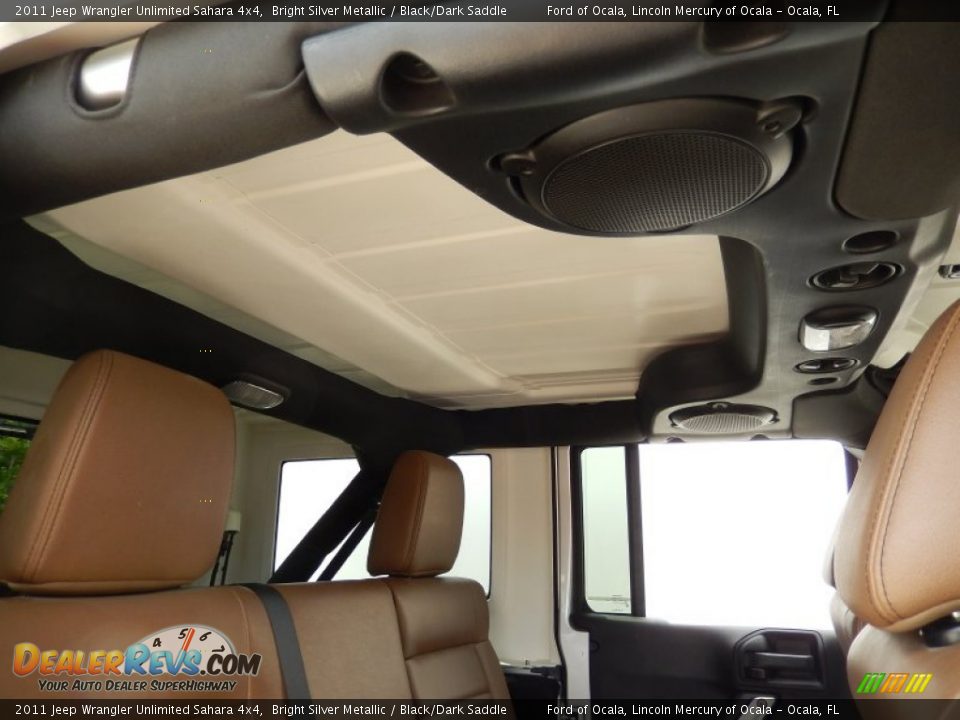 2011 Jeep Wrangler Unlimited Sahara 4x4 Bright Silver Metallic / Black/Dark Saddle Photo #24