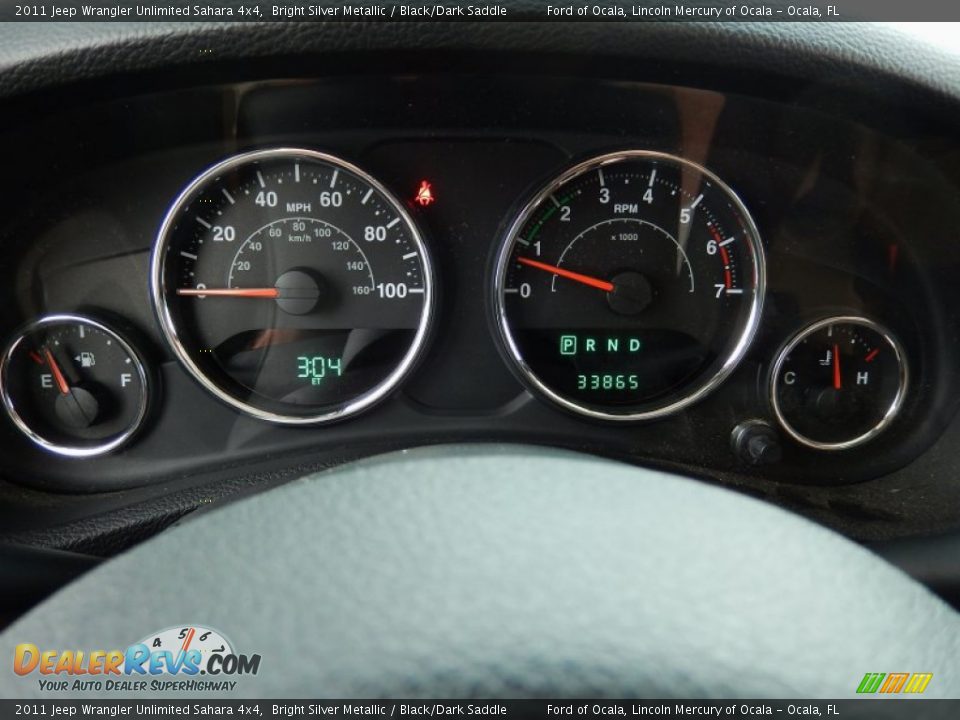 2011 Jeep Wrangler Unlimited Sahara 4x4 Bright Silver Metallic / Black/Dark Saddle Photo #29