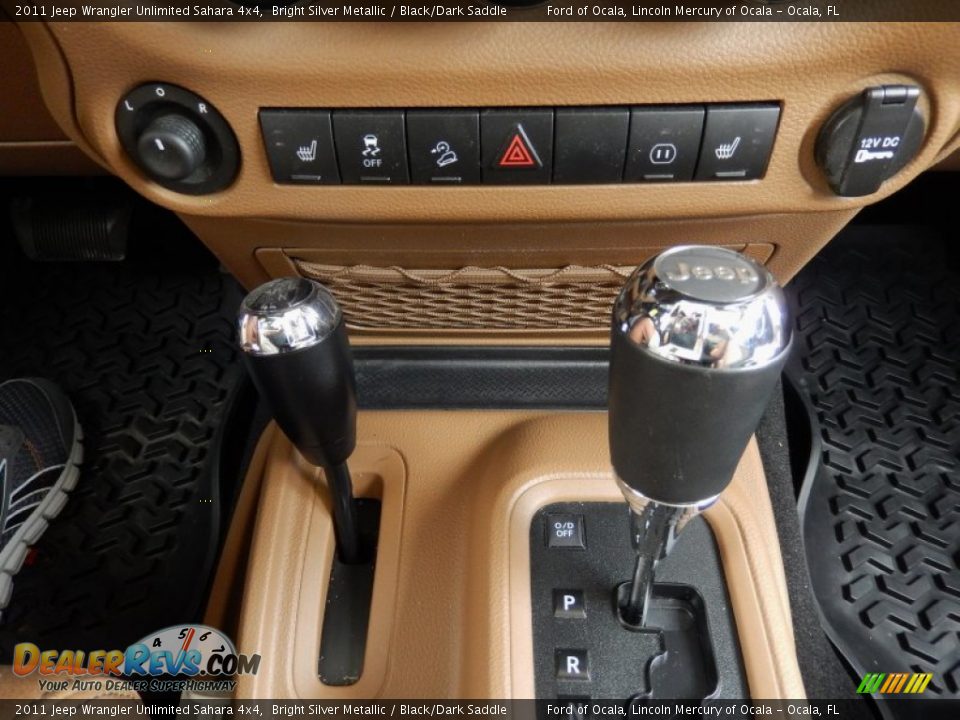 2011 Jeep Wrangler Unlimited Sahara 4x4 Bright Silver Metallic / Black/Dark Saddle Photo #31
