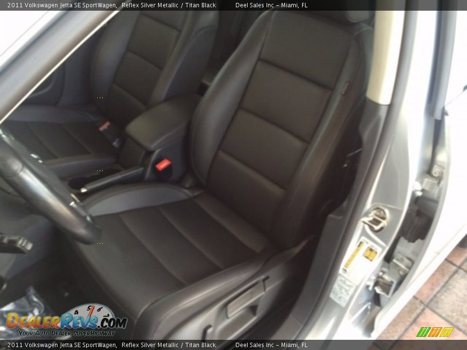 2011 Volkswagen Jetta SE SportWagen Reflex Silver Metallic / Titan Black Photo #9