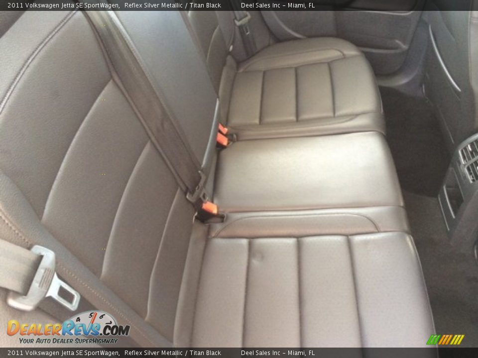 2011 Volkswagen Jetta SE SportWagen Reflex Silver Metallic / Titan Black Photo #11