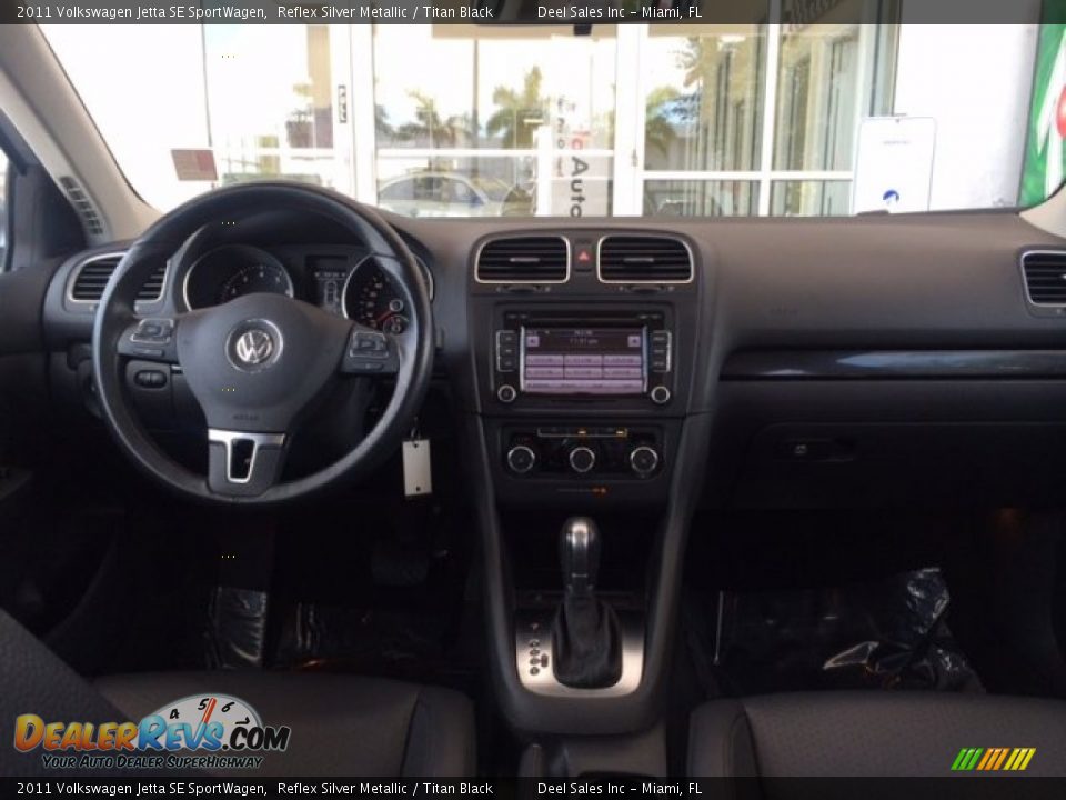 2011 Volkswagen Jetta SE SportWagen Reflex Silver Metallic / Titan Black Photo #12