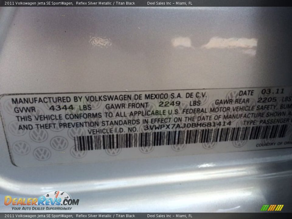 2011 Volkswagen Jetta SE SportWagen Reflex Silver Metallic / Titan Black Photo #14