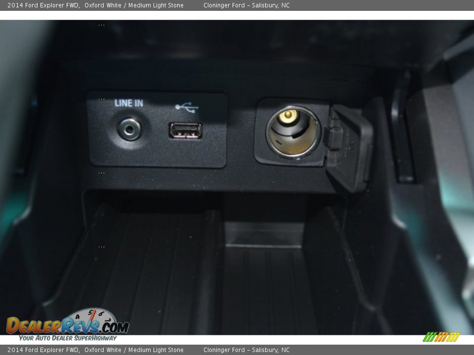 2014 Ford Explorer FWD Oxford White / Medium Light Stone Photo #16