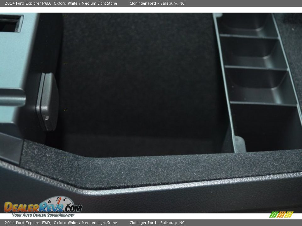 2014 Ford Explorer FWD Oxford White / Medium Light Stone Photo #17