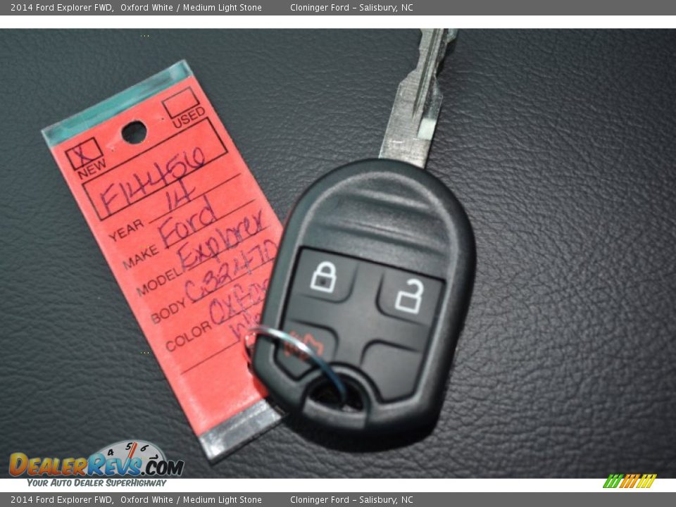2014 Ford Explorer FWD Oxford White / Medium Light Stone Photo #24
