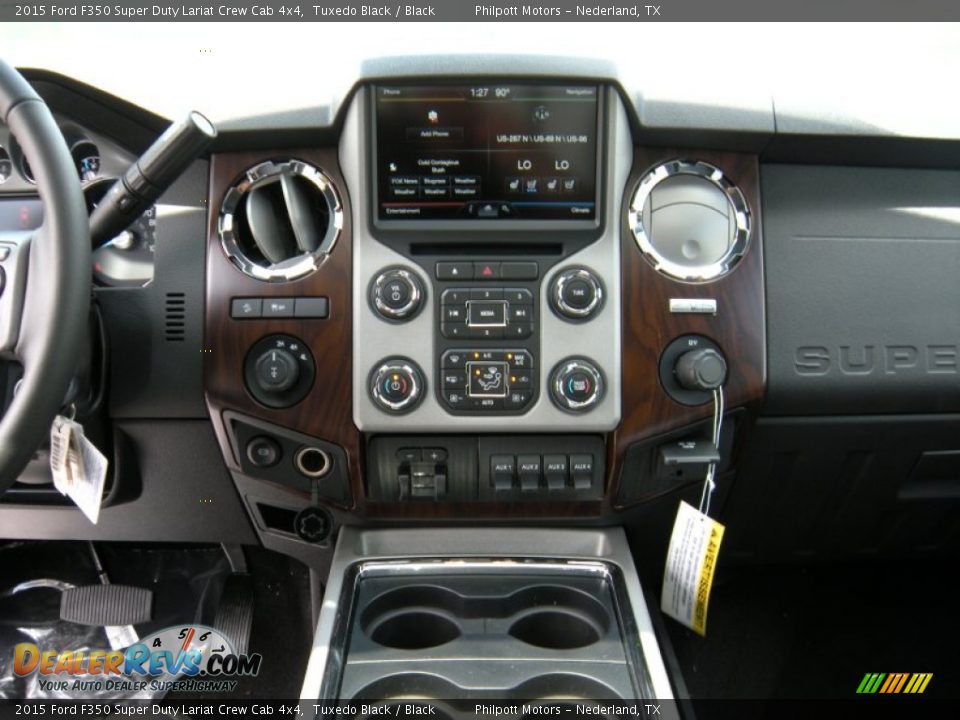 Controls of 2015 Ford F350 Super Duty Lariat Crew Cab 4x4 Photo #31