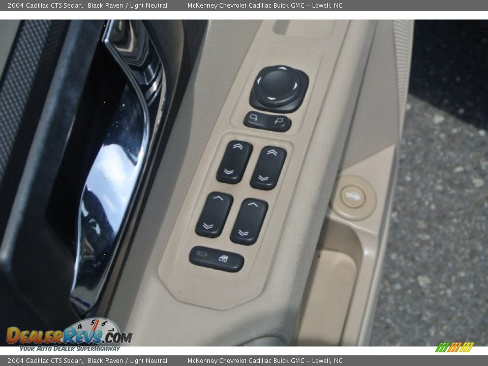 2004 Cadillac CTS Sedan Black Raven / Light Neutral Photo #10