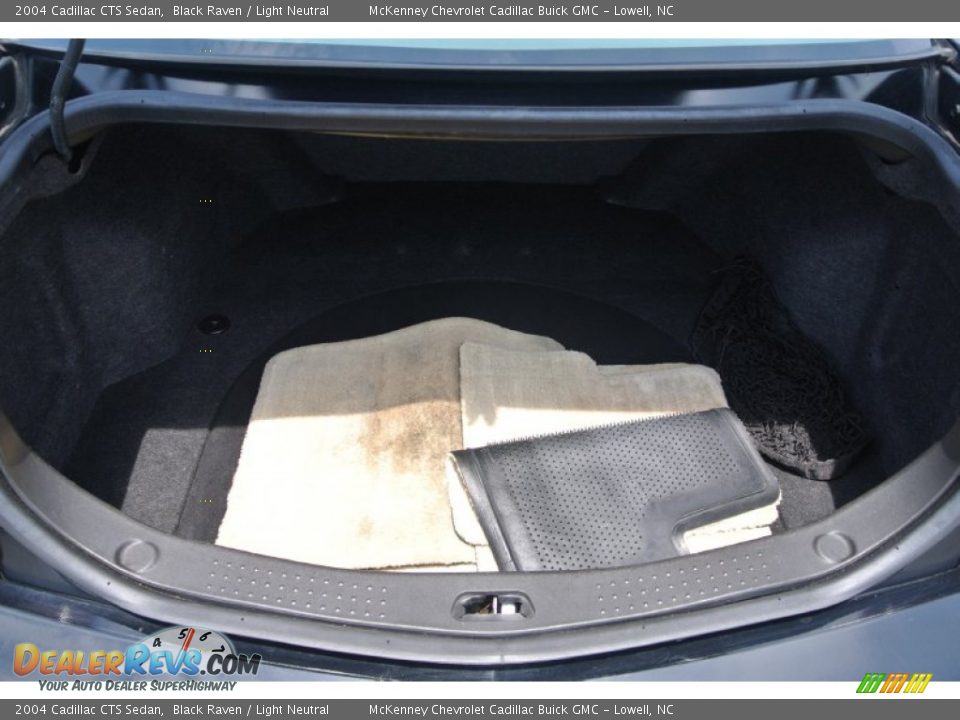 2004 Cadillac CTS Sedan Black Raven / Light Neutral Photo #17