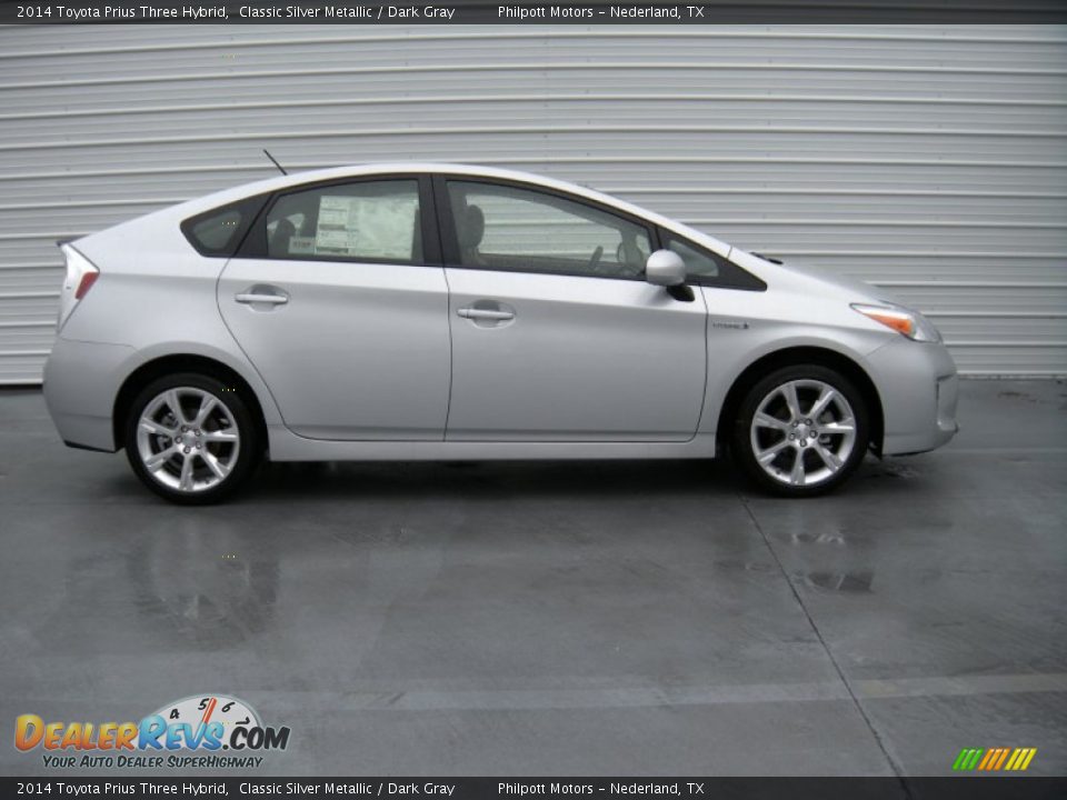 2014 Toyota Prius Three Hybrid Classic Silver Metallic / Dark Gray Photo #3
