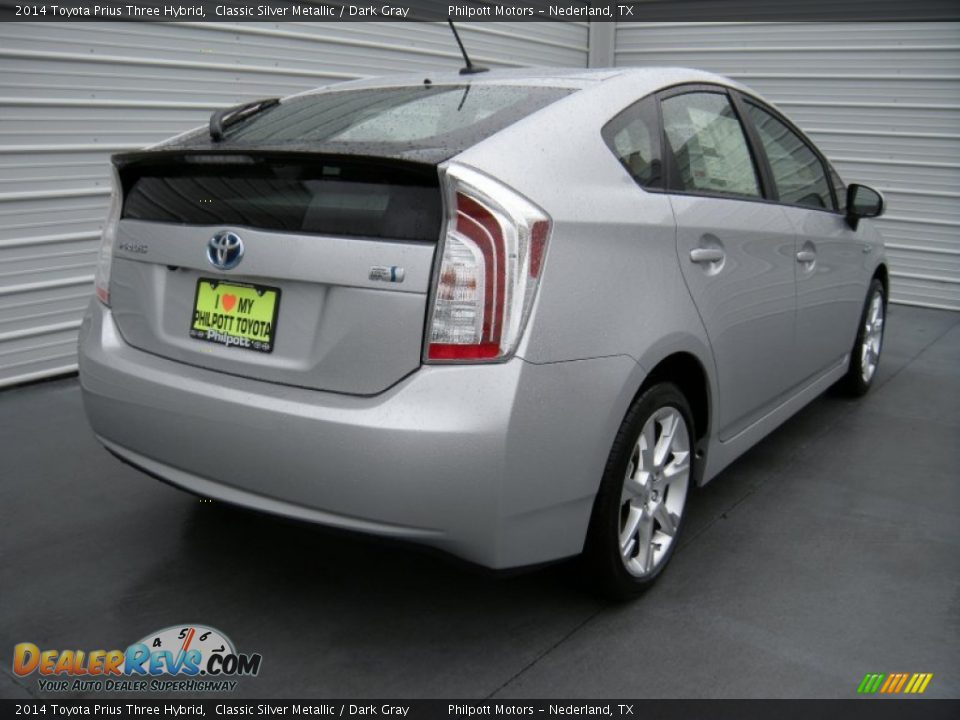 2014 Toyota Prius Three Hybrid Classic Silver Metallic / Dark Gray Photo #4