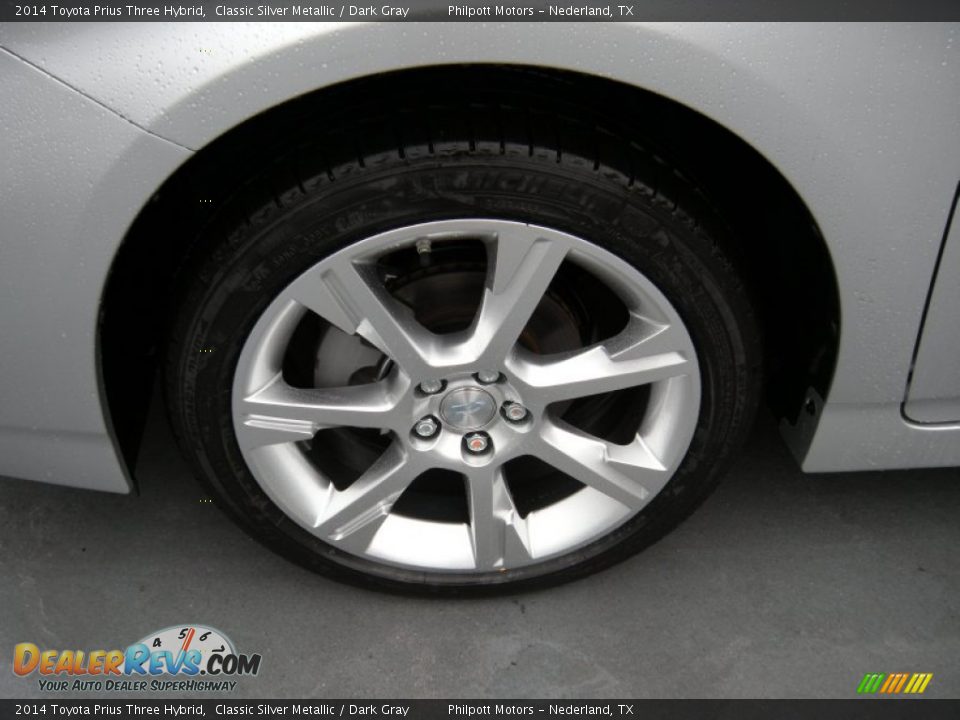 2014 Toyota Prius Three Hybrid Classic Silver Metallic / Dark Gray Photo #11