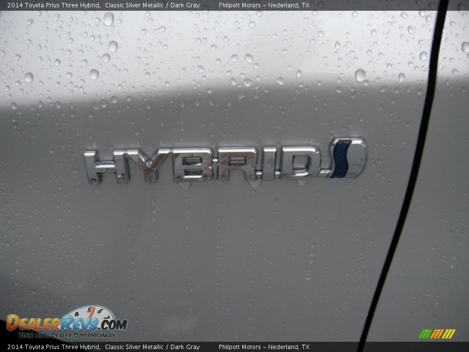 2014 Toyota Prius Three Hybrid Classic Silver Metallic / Dark Gray Photo #12