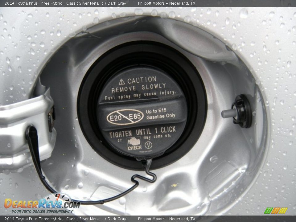 2014 Toyota Prius Three Hybrid Classic Silver Metallic / Dark Gray Photo #14