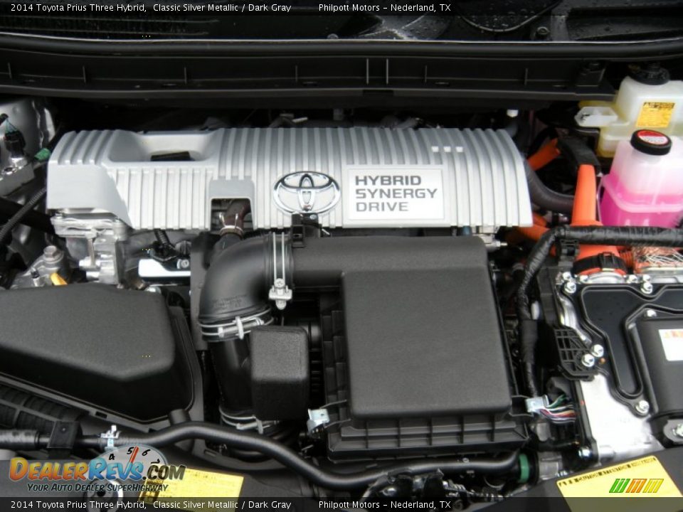 2014 Toyota Prius Three Hybrid Classic Silver Metallic / Dark Gray Photo #17